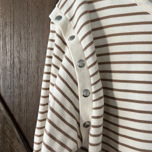 Maeve by Anthropologie Oversized Slouchy Striped Long Bell Sleeve Tee Size S EUC - Picture 7 of 9